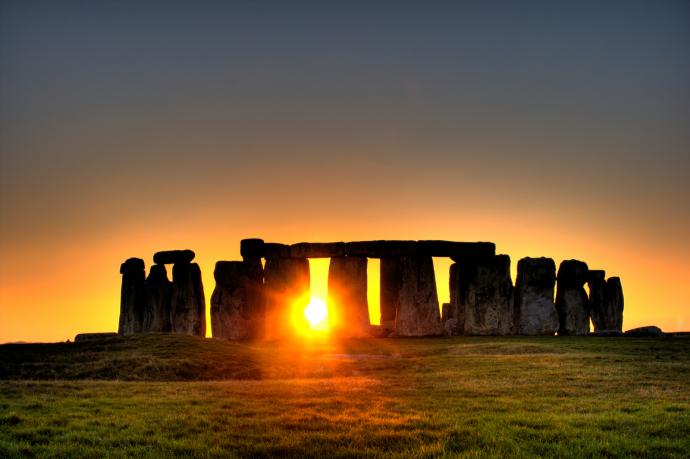stonehenge_sun-42144-1